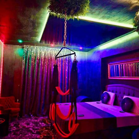 Love Room Bucarest Extérieur photo