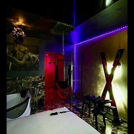 Love Room Bucarest Extérieur photo