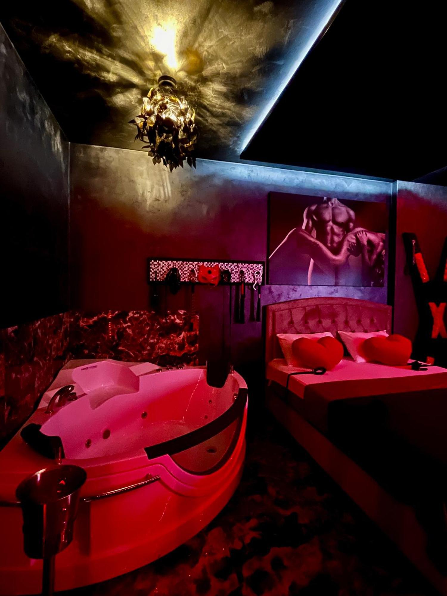 Love Room Bucarest Extérieur photo