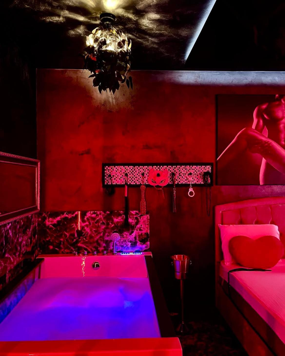 Love Room Bucarest Extérieur photo